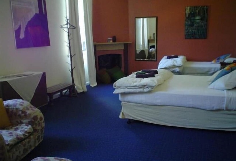 בית מלון כפרי The Old Vic Inn