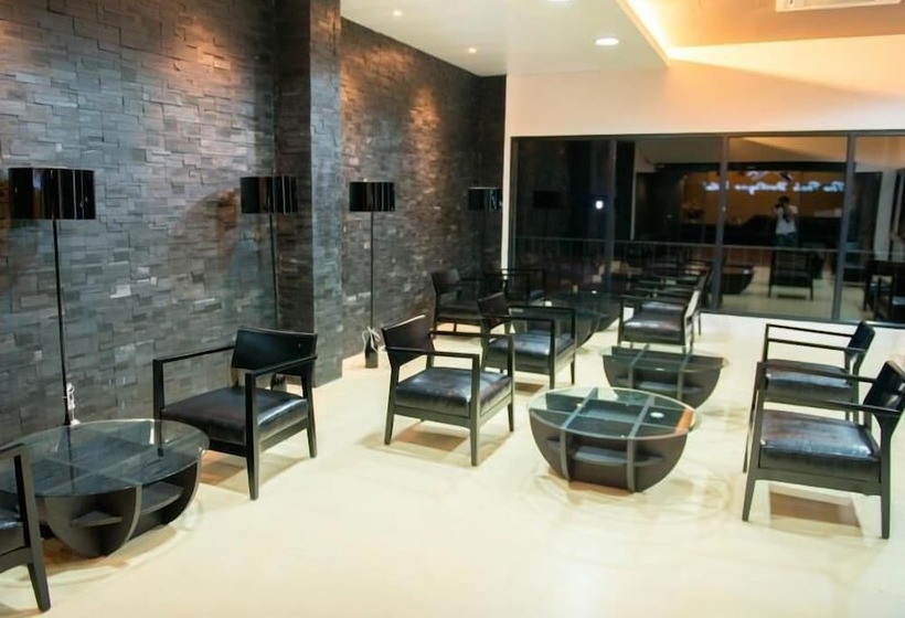 Отель The Peak Boutique