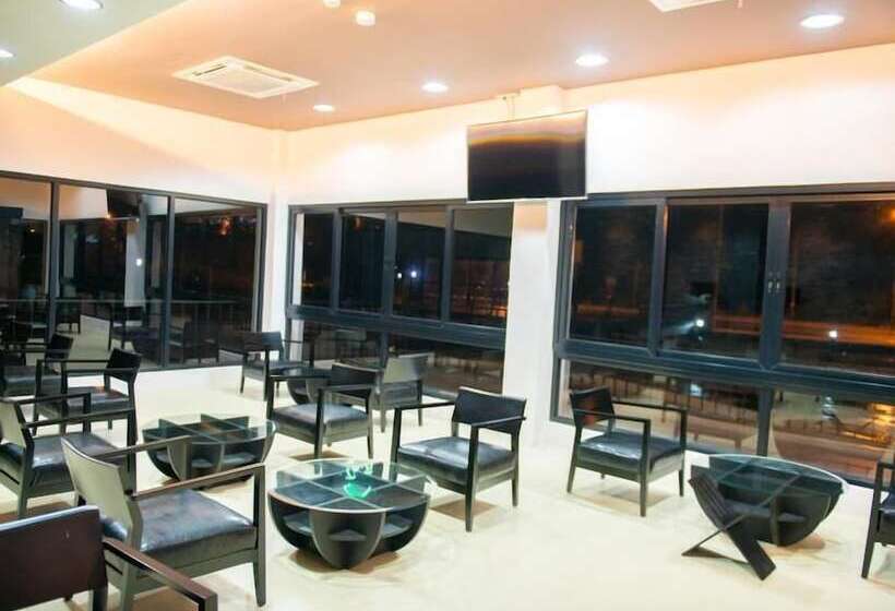 Отель The Peak Boutique