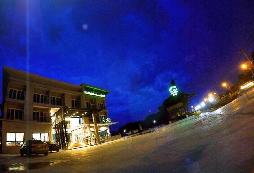 Отель The Peak Boutique