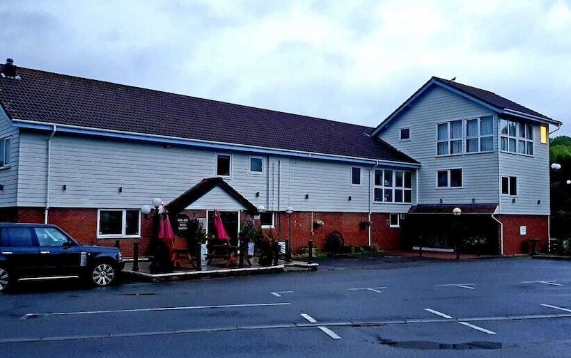 فندق The Riverside Inn