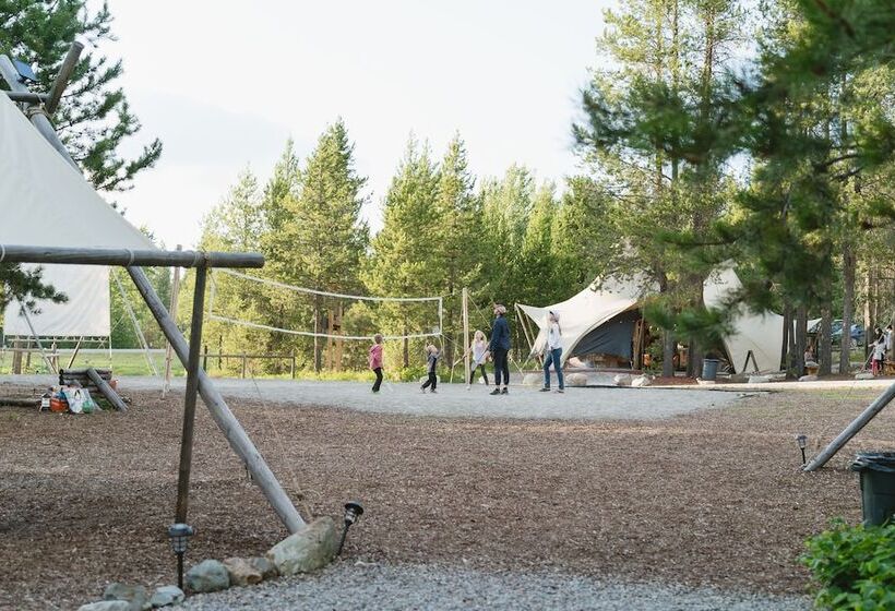 فندق Under Canvas Glacier