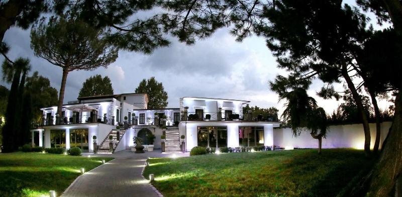 בית מלון כפרי Villa Minieri Resort & Spa