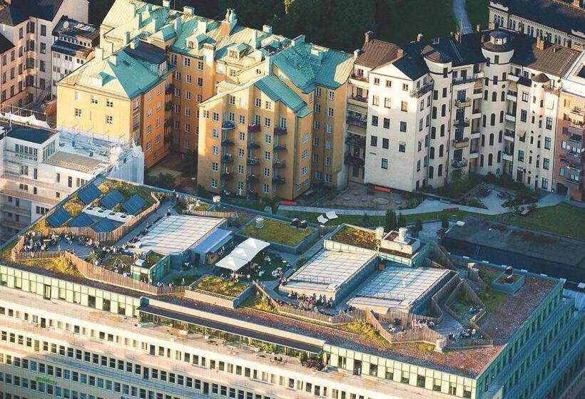 호텔 With Urban Deli