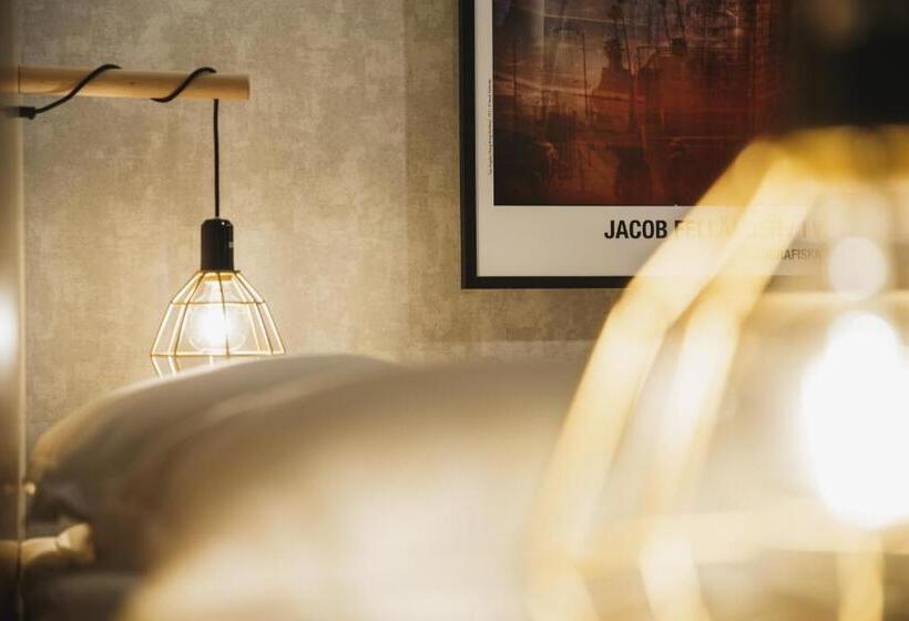 호텔 With Urban Deli