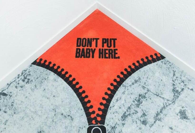 호텔 With Urban Deli