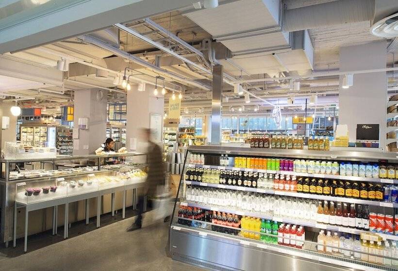 호텔 With Urban Deli