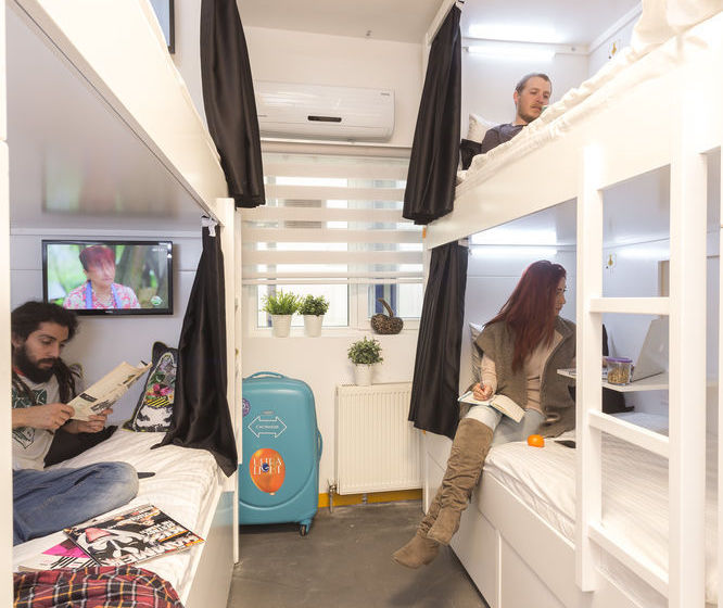 Inn 14 Hostel