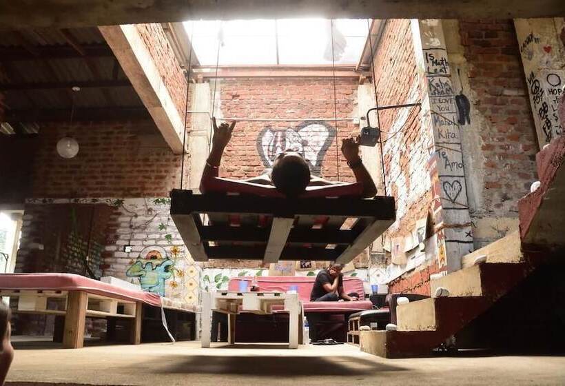 Kandy Walkers Hostel