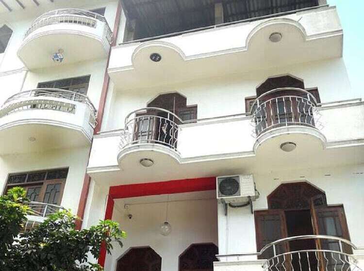 Kandy Walkers Hostel