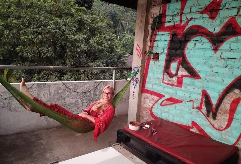 Kandy Walkers Hostel