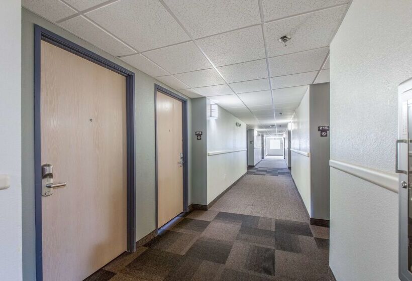 מוטל Americas Best Value Inn Knoxville East