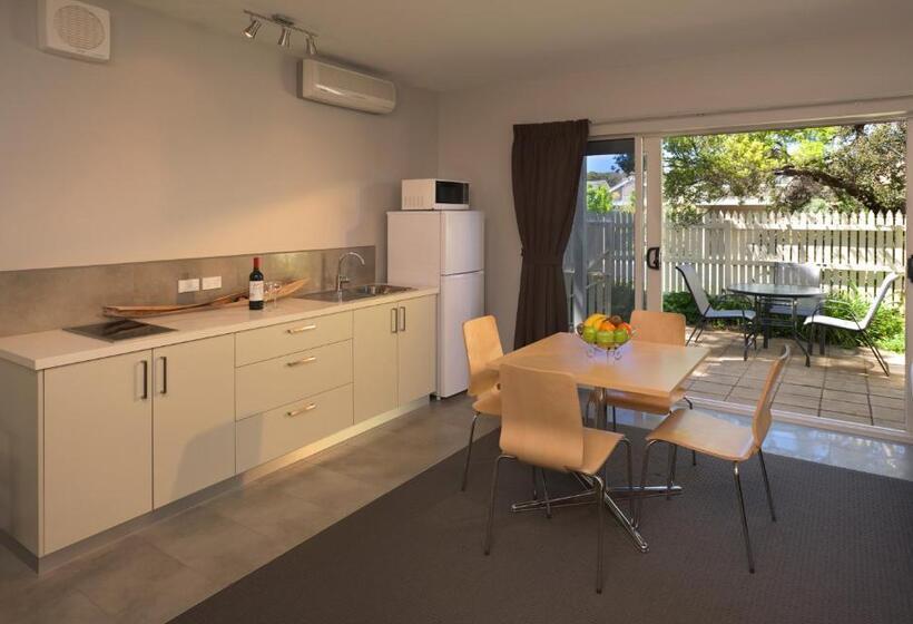 فندق على الطريق Boathouse Resort Studios And Suites