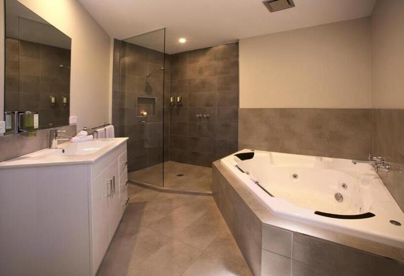 فندق على الطريق Boathouse Resort Studios And Suites