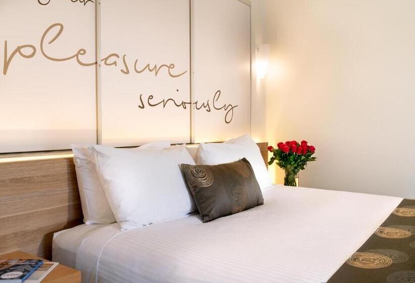 فندق على الطريق Boathouse Resort Studios And Suites