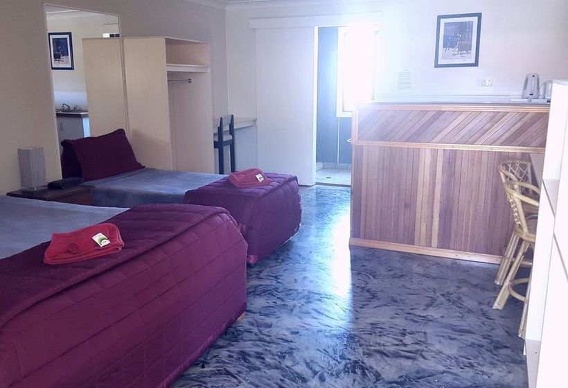 فندق على الطريق Bronco Motor Inn