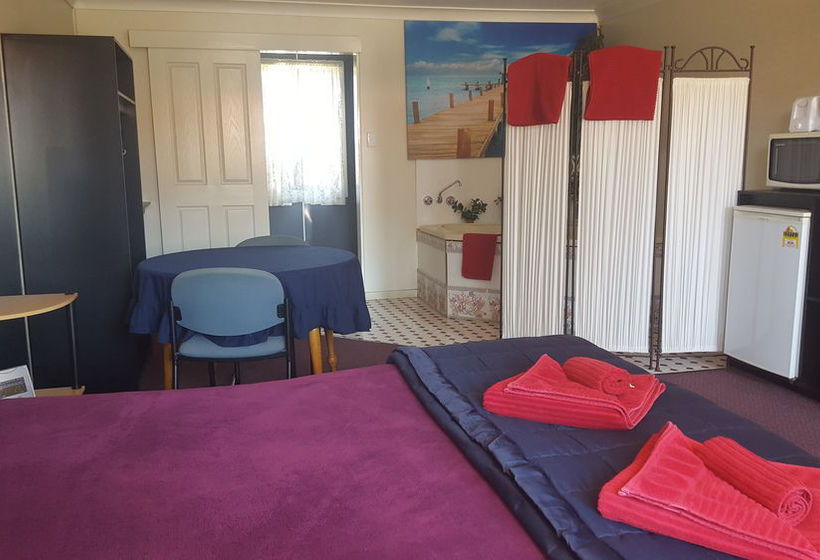 فندق على الطريق Bronco Motor Inn