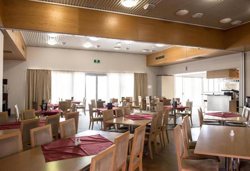 מוטל Capella Coach Inn