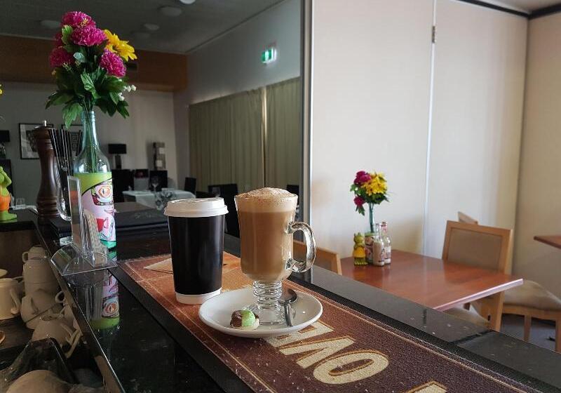 מוטל Capella Coach Inn