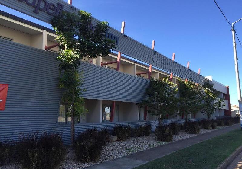 מוטל Capella Coach Inn