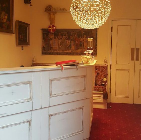 Пансион Bath Lodge Castle