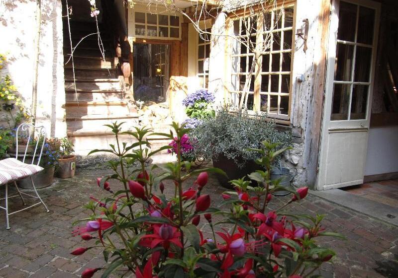 پانسیون A L Ecole Buissonnière