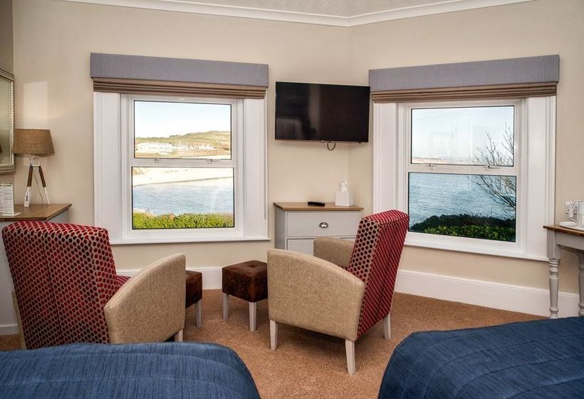 Пансион Freshwater Bay House