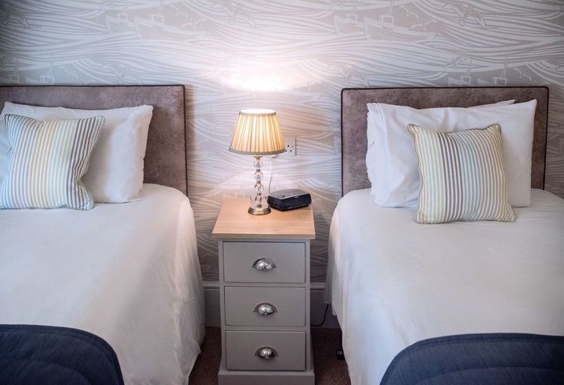 Пансион Freshwater Bay House