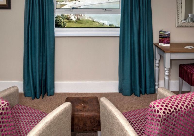 Пансион Freshwater Bay House