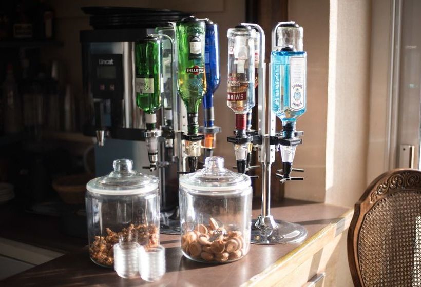 Пансион Freshwater Bay House