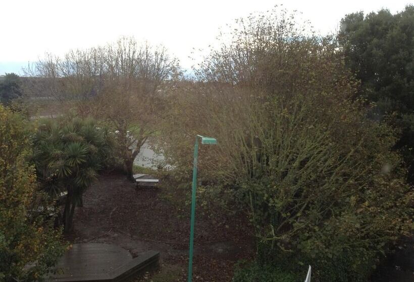 ペンション Grisnoir Guest House