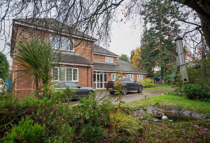 Пансион Oakcroft Guesthouse Manchester Airport