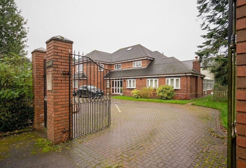 Пансион Oakcroft Guesthouse Manchester Airport