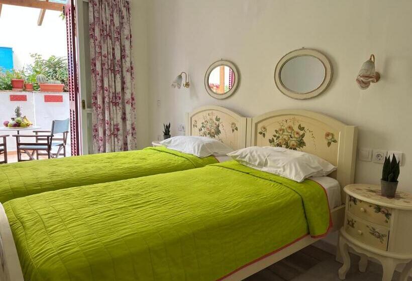 بنسيون Naxos Philoxenia