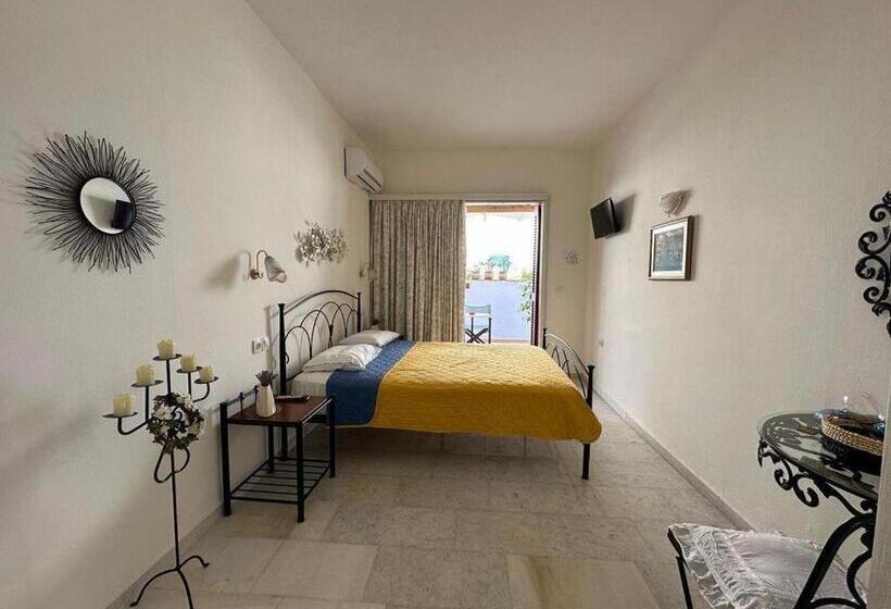 بنسيون Naxos Philoxenia