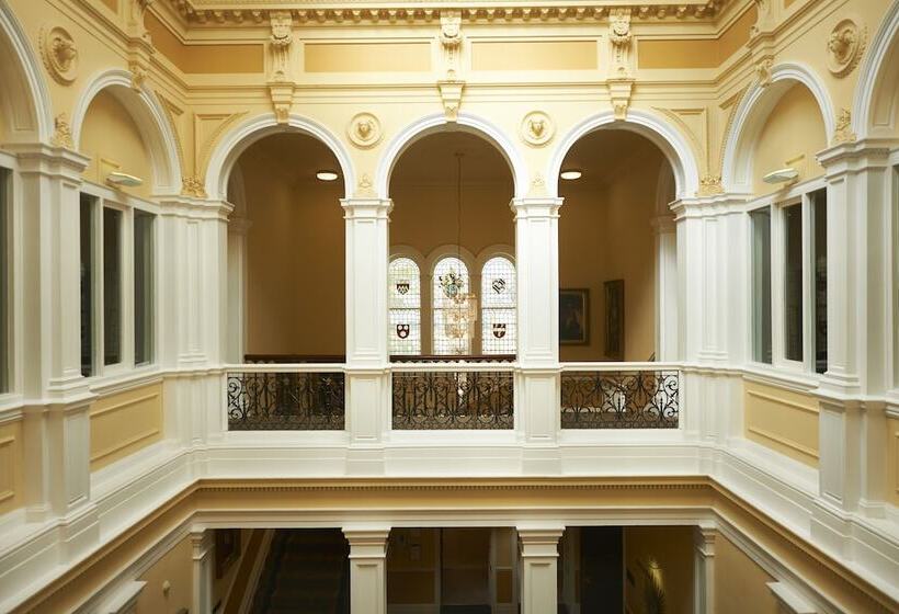 ペンション Newfield Hall