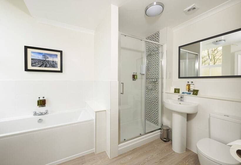 ペンション Newfield Hall