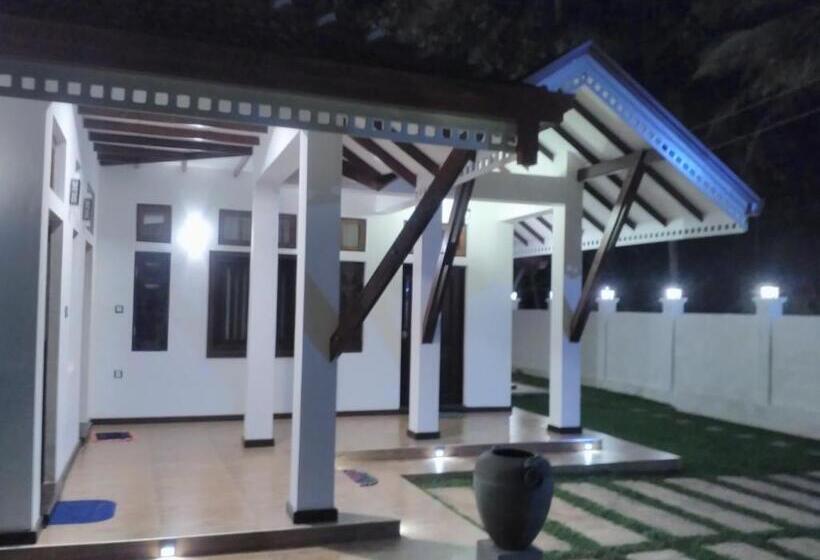 Пансион Adara Negombo