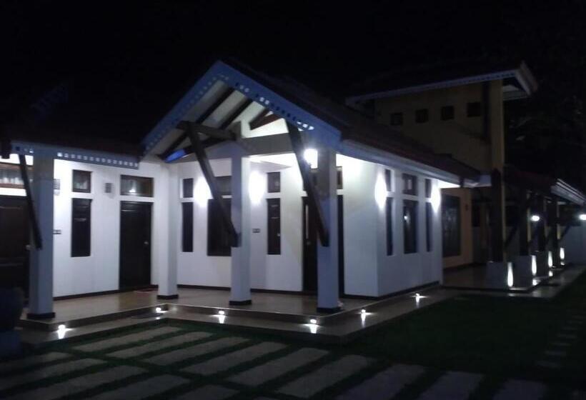 Пансион Adara Negombo