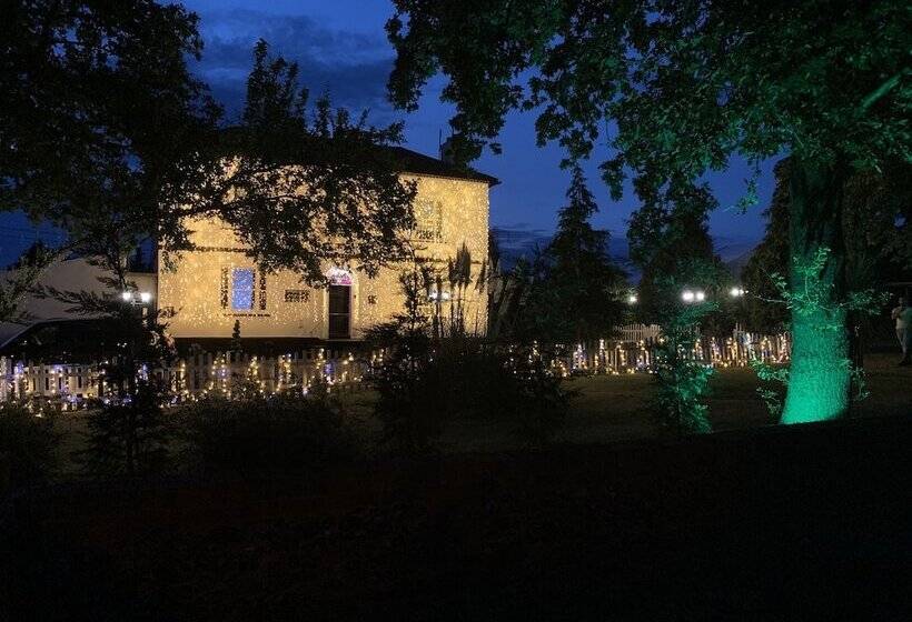 بنسيون Stifford Clays Farm