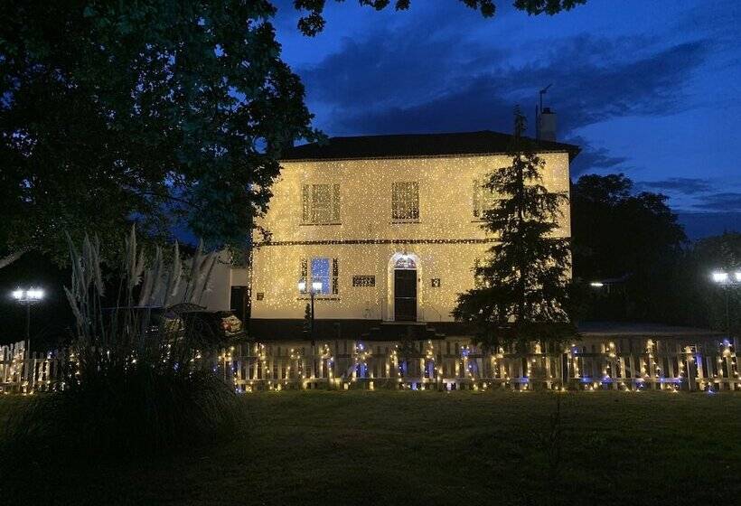 بنسيون Stifford Clays Farm