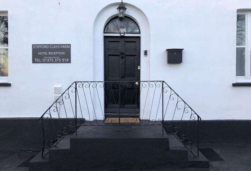 بنسيون Stifford Clays Farm