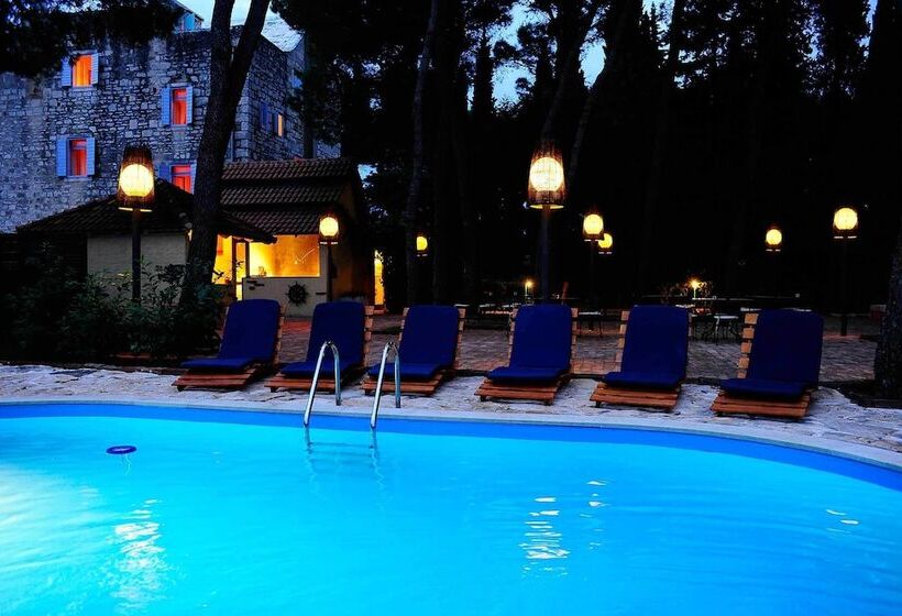 بنسيون Villa Skula