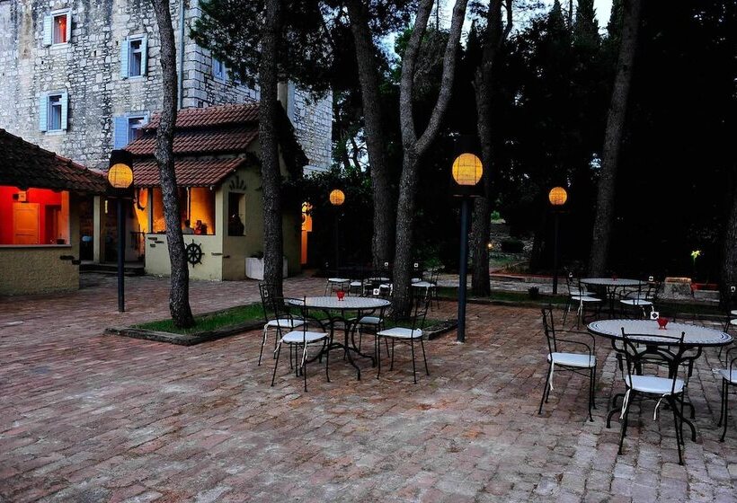 بنسيون Villa Skula