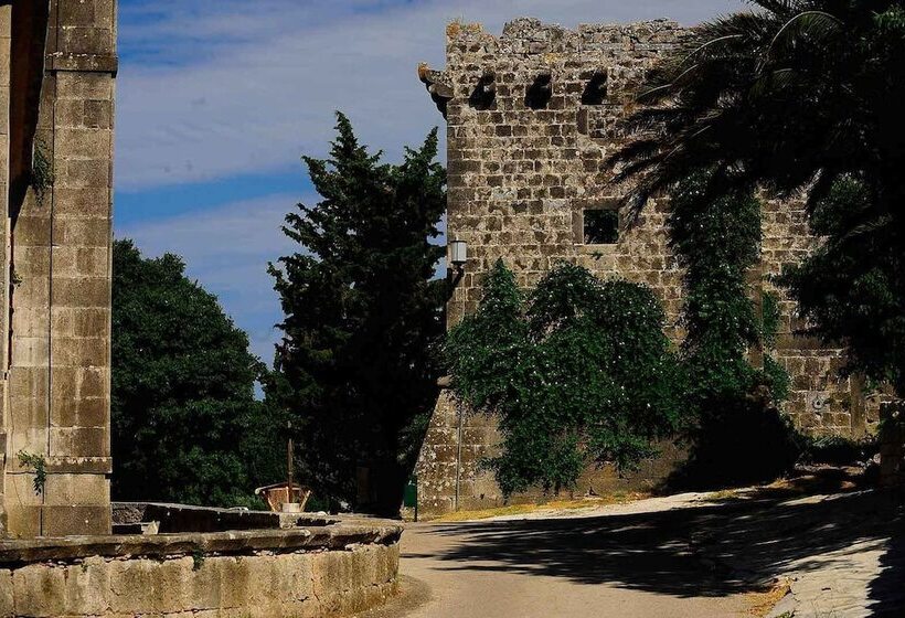 פנסיון Villa Skula