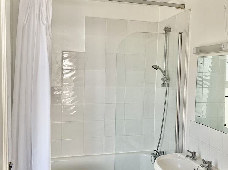 펜션 Waterfront Inn