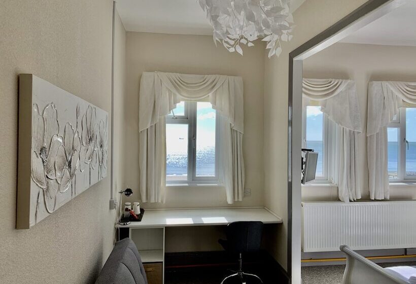 펜션 Waterfront Inn