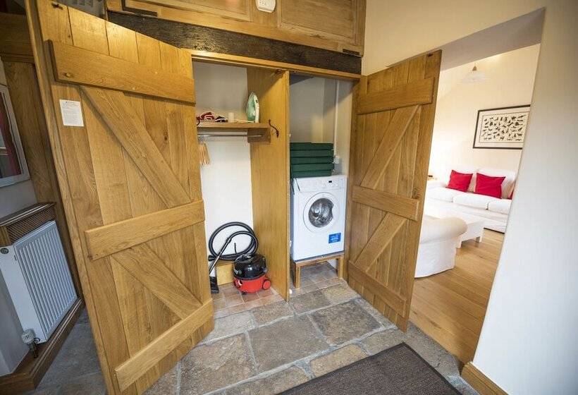 ペンション Whitley Coach House