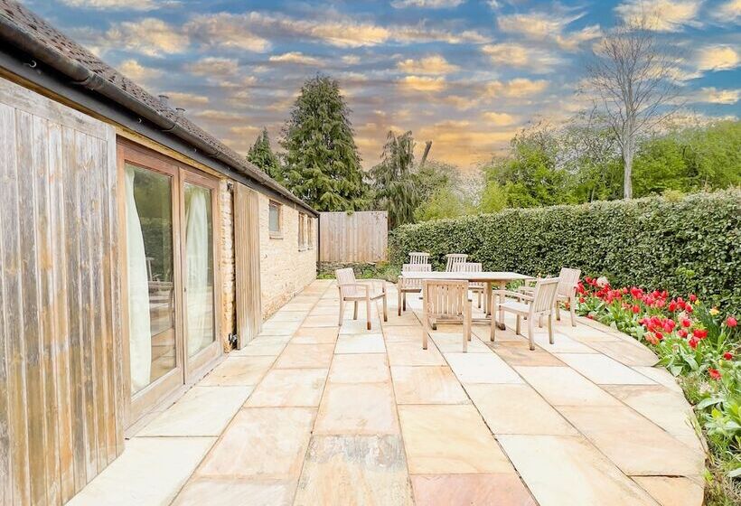 ペンション Whitley Coach House