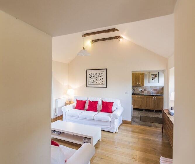 ペンション Whitley Coach House